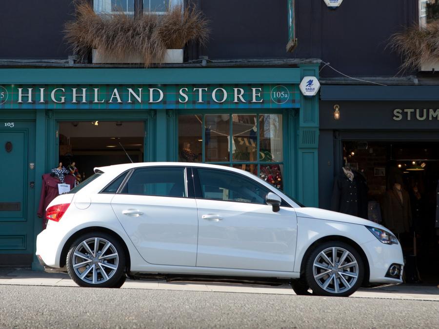  Audi A1 Sportback TFSI 2012 года  (UK) (фото 10 из 21)